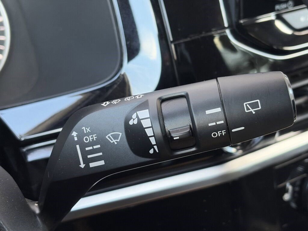 Certified 2025 Nissan Pathfinder SV image 22