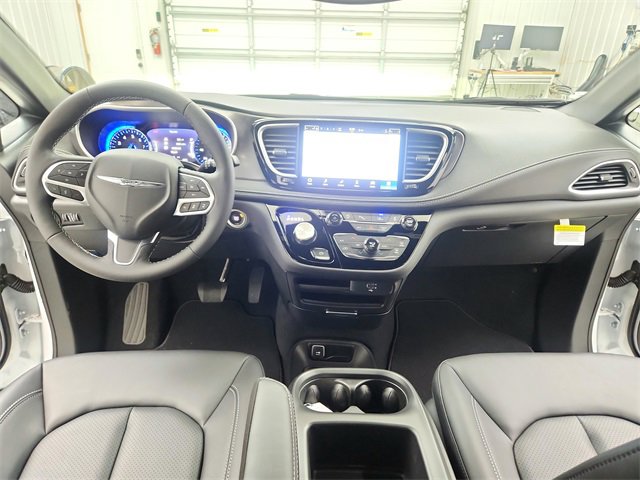 New 2026 Chrysler Pacifica Select image 25
