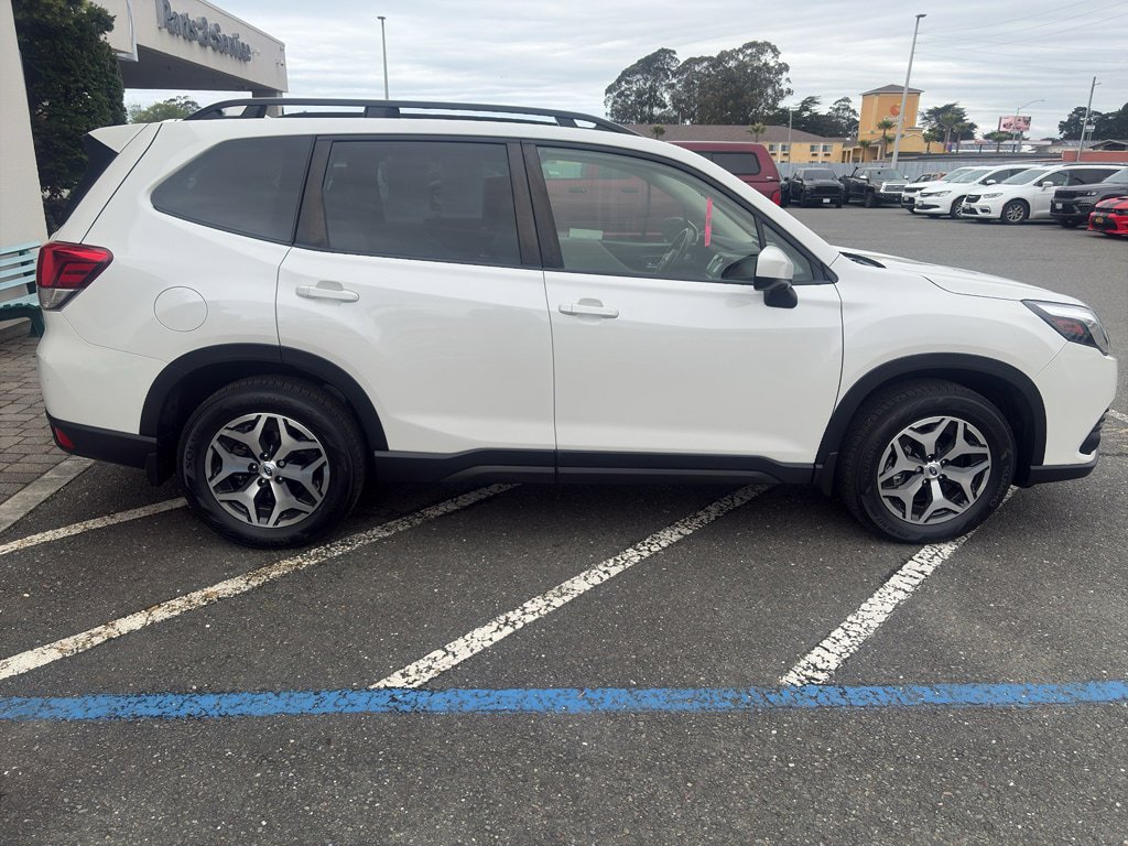 Used 2023 Subaru Forester Premium AWD/4WD image 18