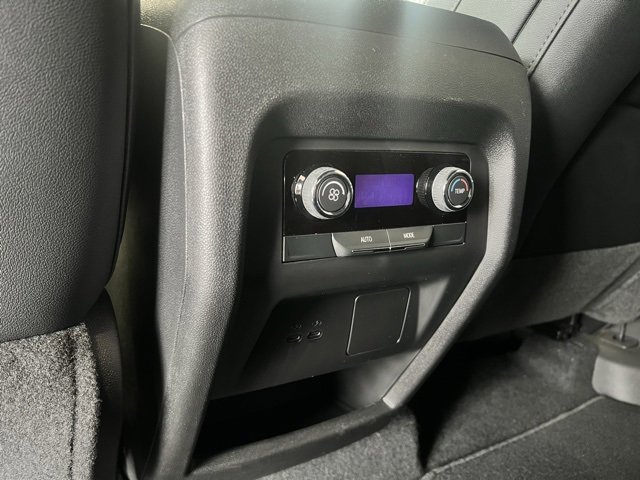 Used 2025 Chevrolet Traverse Z71 image 22