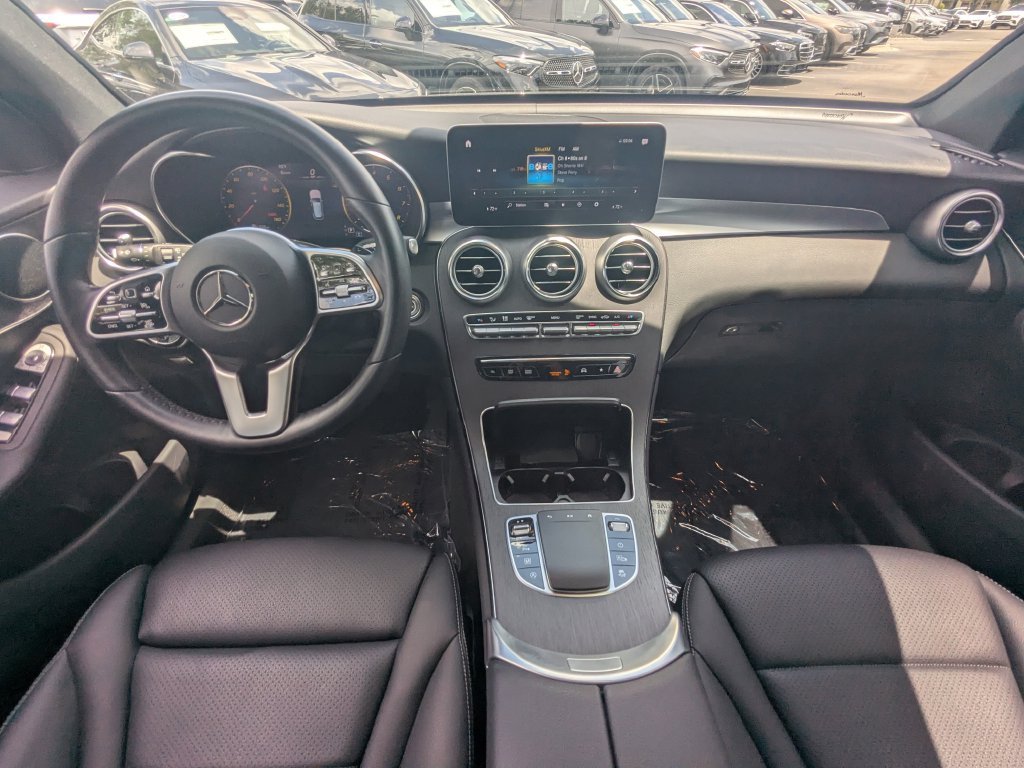 Used 2022 Mercedes-Benz GLC 300 4MATIC w/ Premium Package Lite image 2