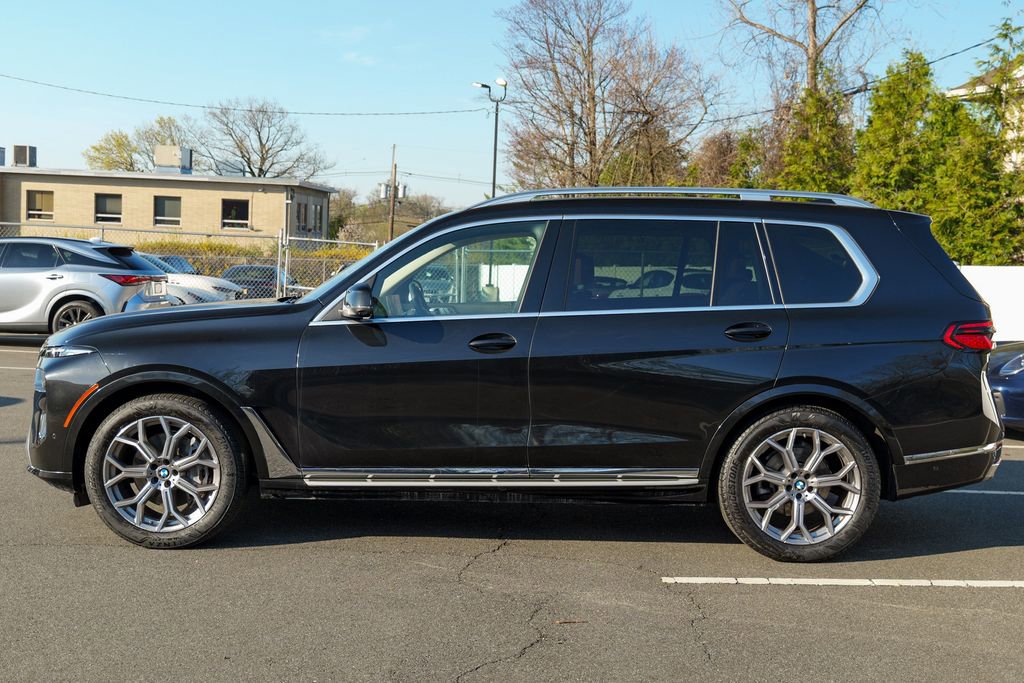 Used 2024 BMW X7 xDrive40i w/ Climate Comfort Package AWD/4WD image 4