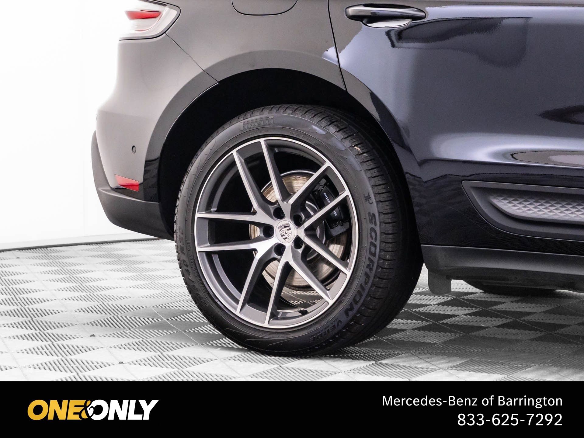 Used 2024 Porsche Macan AWD/4WD image 37