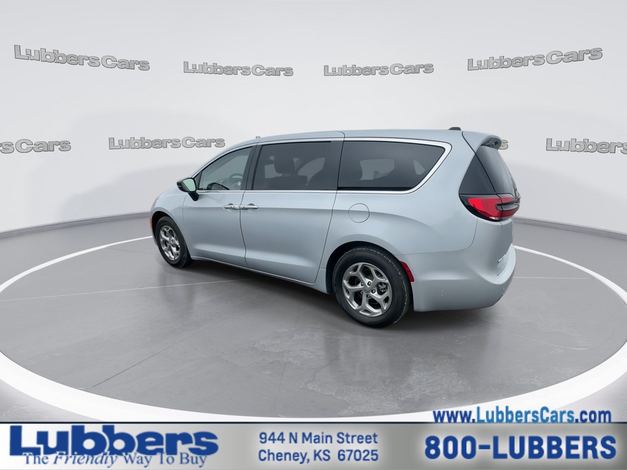 Used 2024 Chrysler Pacifica Limited FWD image 6