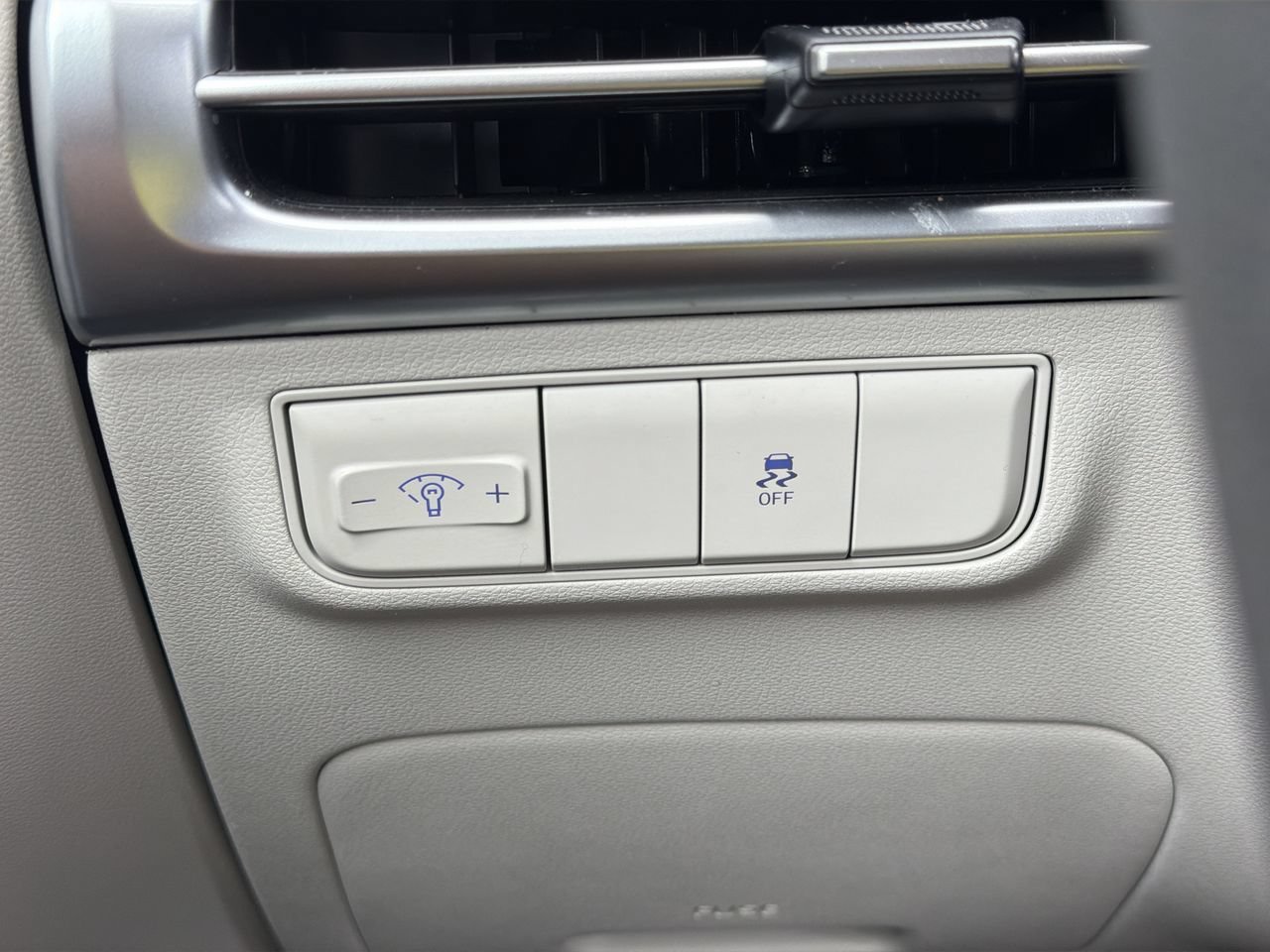 Used 2025 Hyundai Tucson SE FWD image 23