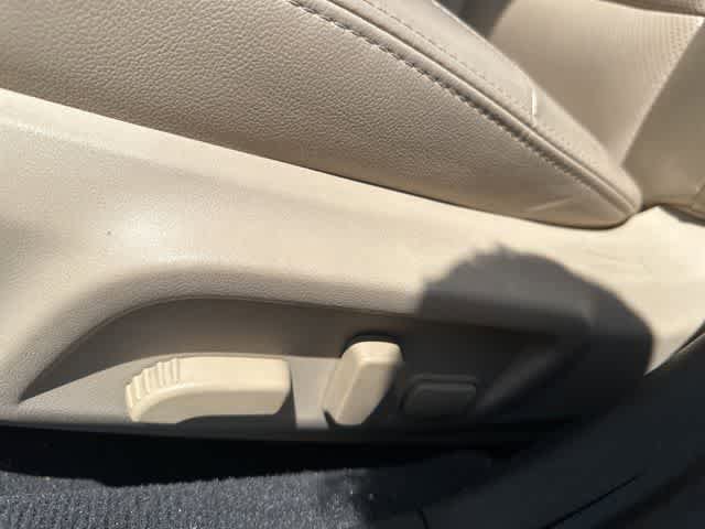 Used 2015 Subaru Outback 2.5i Limited AWD/4WD image 5