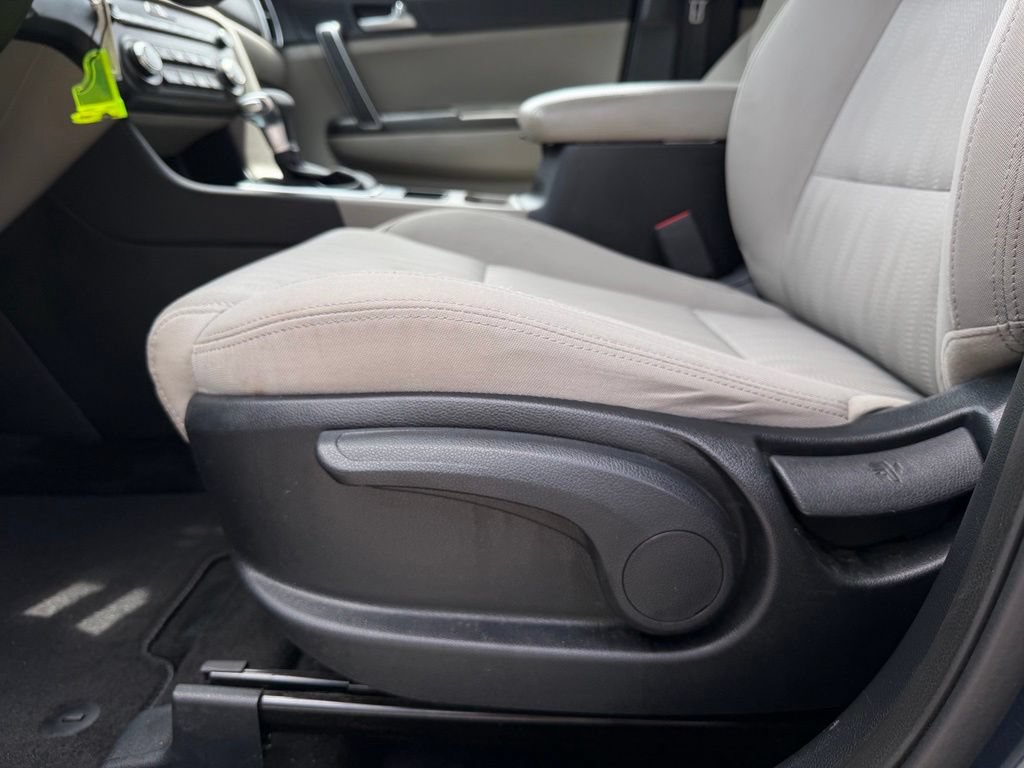 Certified 2022 Kia Sportage LX FWD image 12