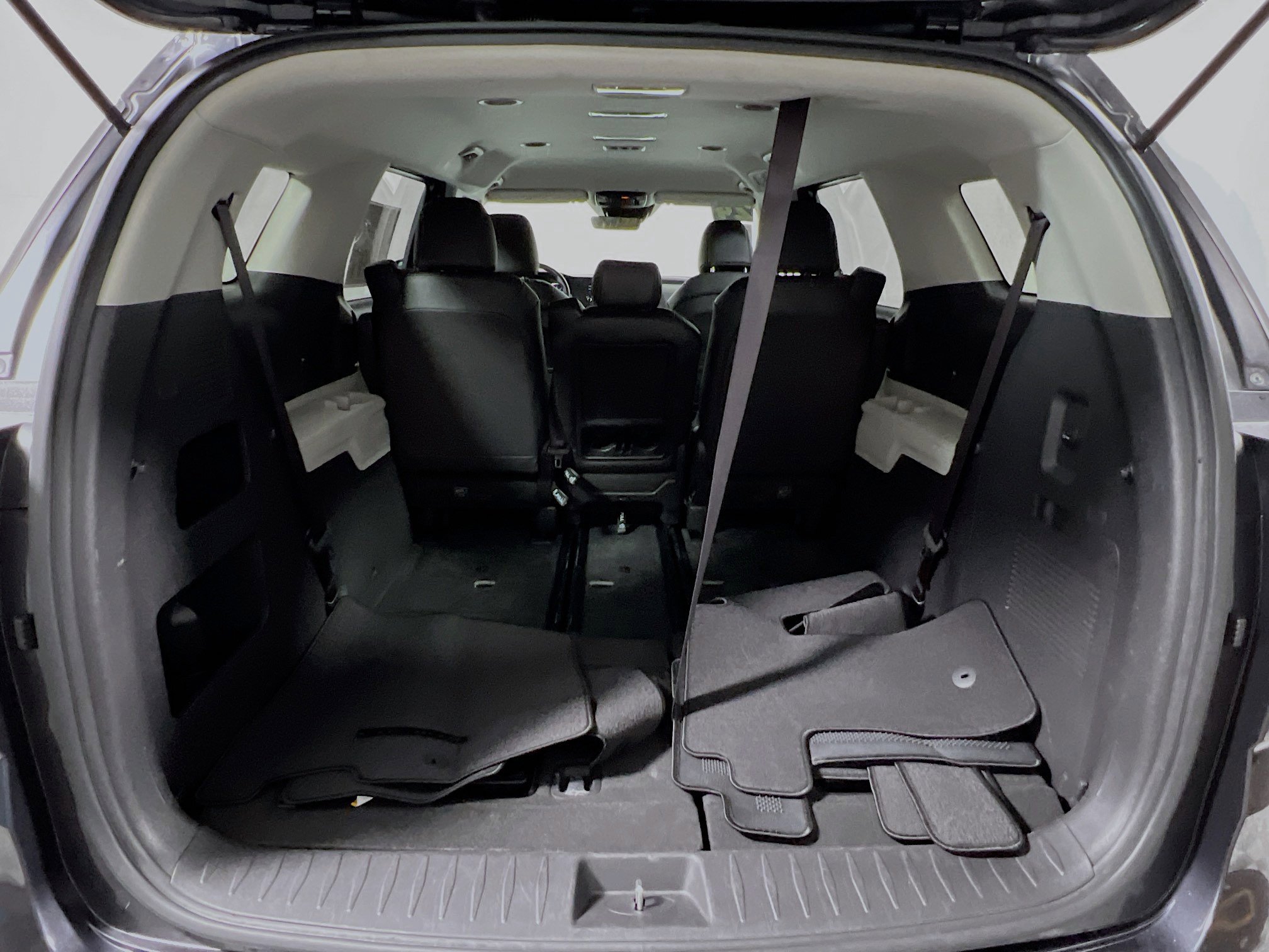 Used 2024 Kia Carnival LX image 34