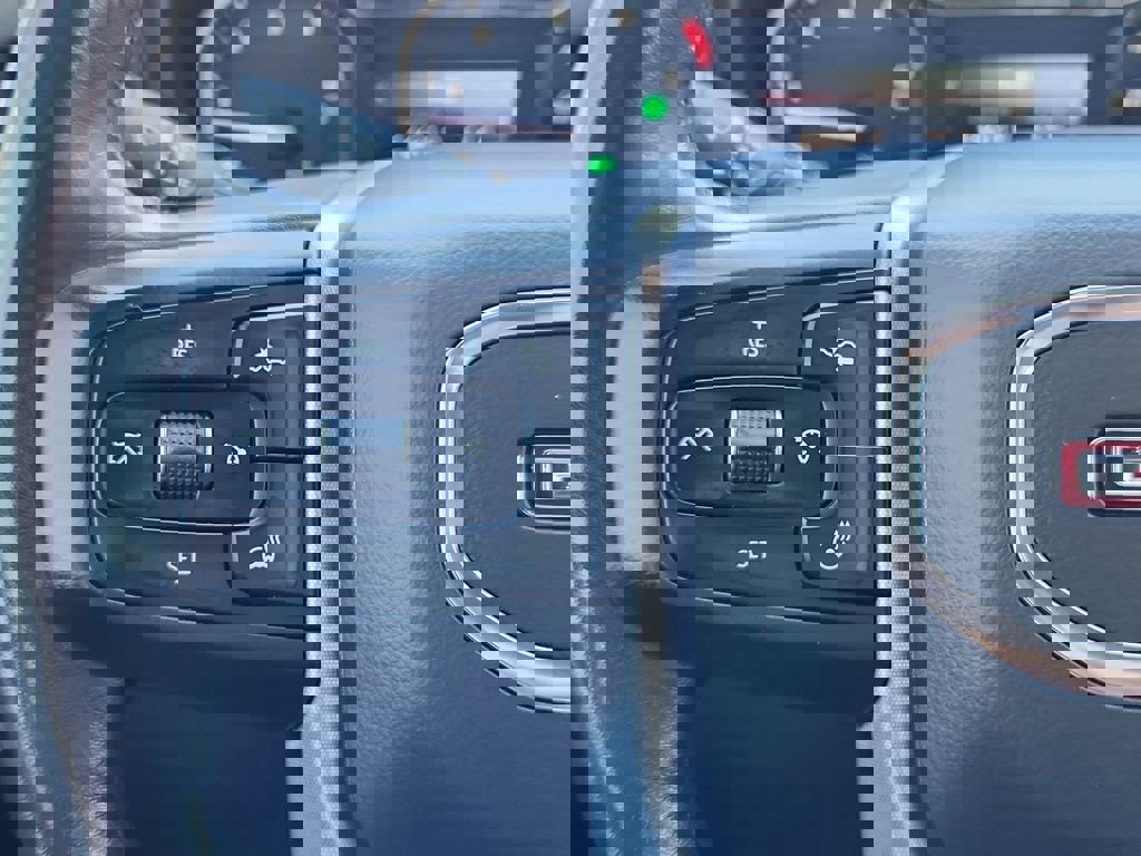 Used 2021 GMC Sierra 2500 SLT w/ SLT Premium Package image 19