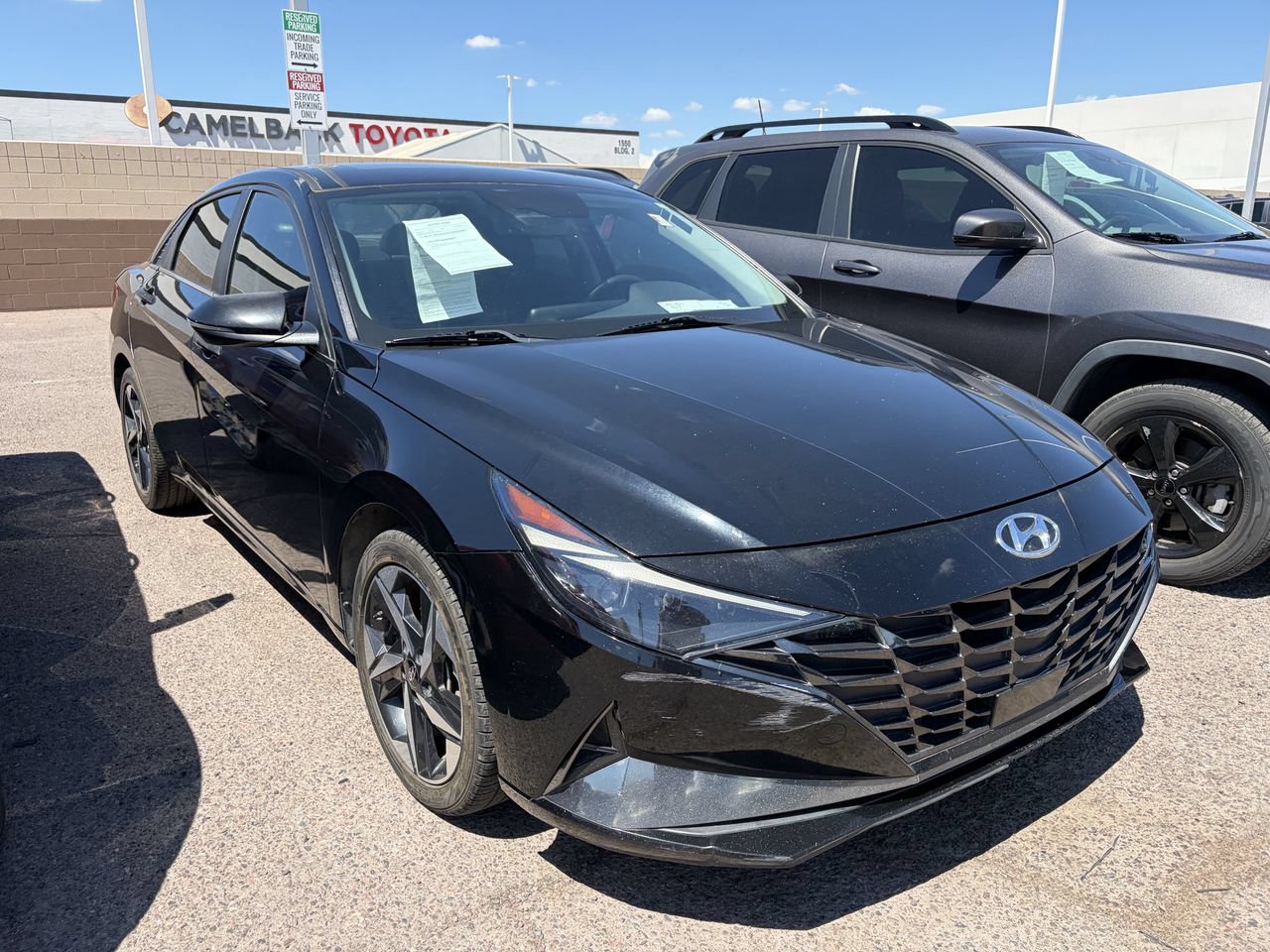 Used 2021 Hyundai Elantra Limited w/ Cargo Package FWD image 2
