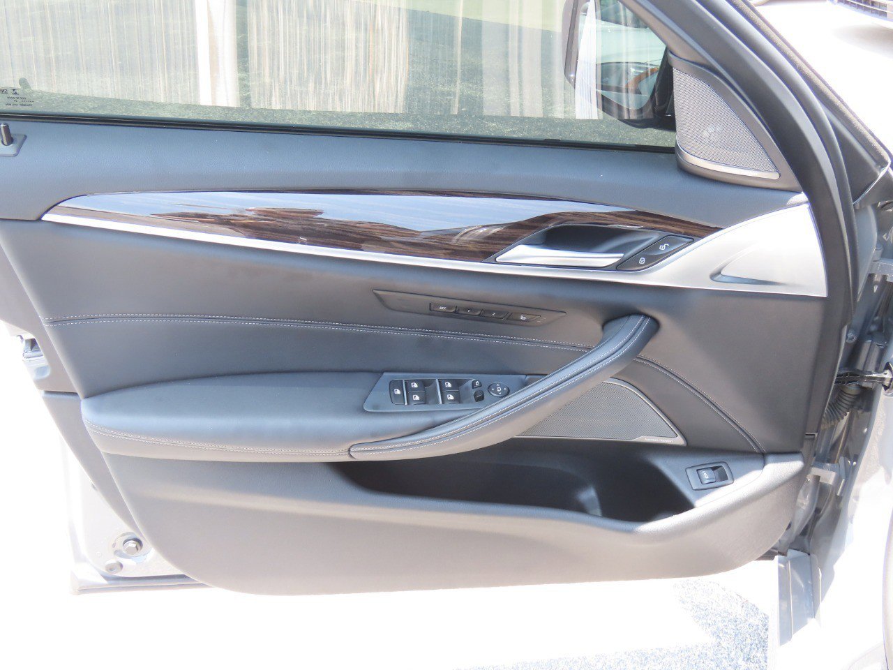 Used 2021 BMW 540i w/ M Sport Package RWD image 23