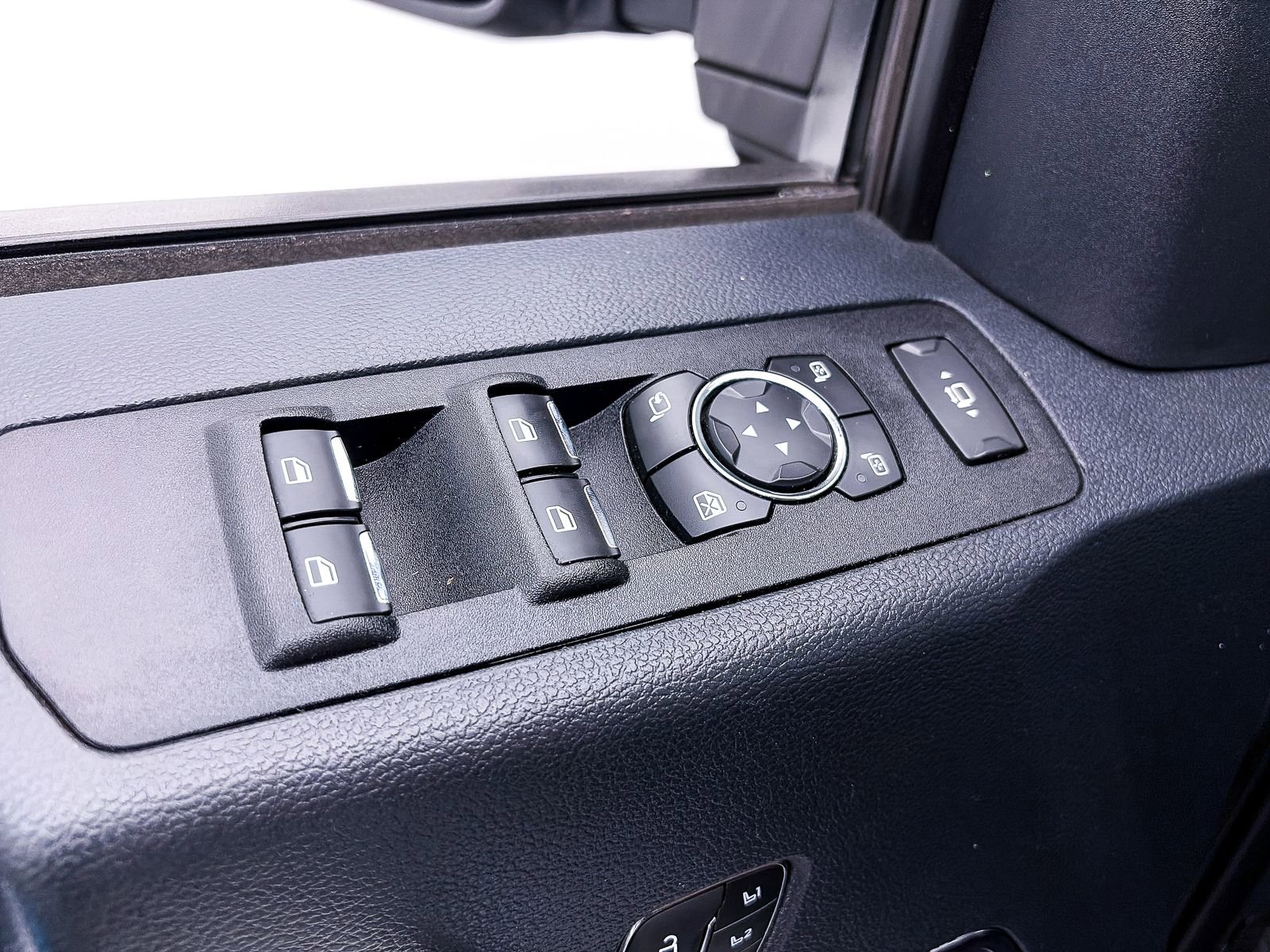Used 2022 Ford F250 Lariat w/ Lariat Ultimate Package AWD/4WD image 20