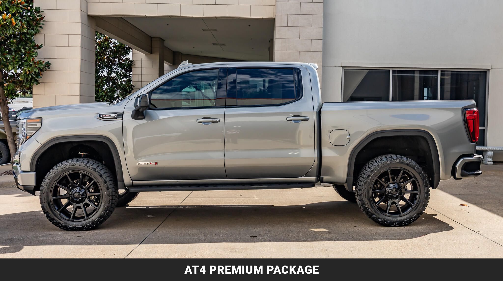 Used 2024 GMC Sierra 1500 AT4 w/ Technology Package AWD/4WD image 6