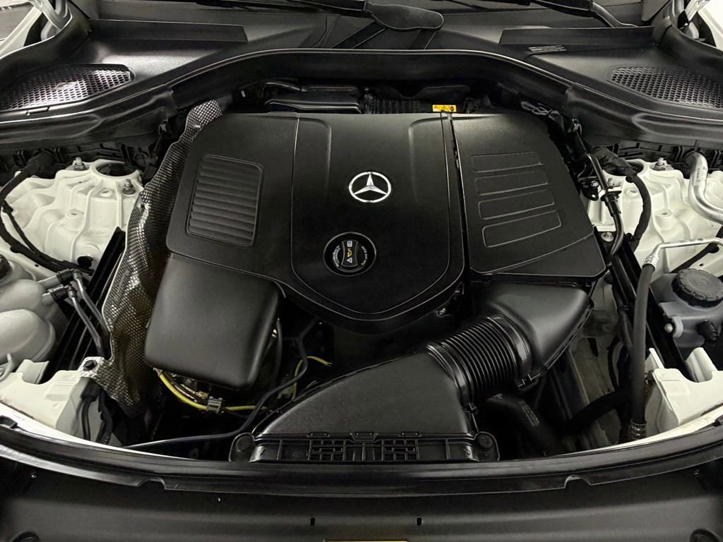 Used 2024 Mercedes-Benz GLC 300 image 32