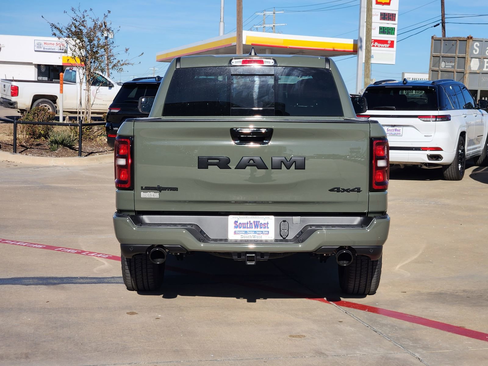 New 2026 RAM 1500 4x4 Crew Cab image 8