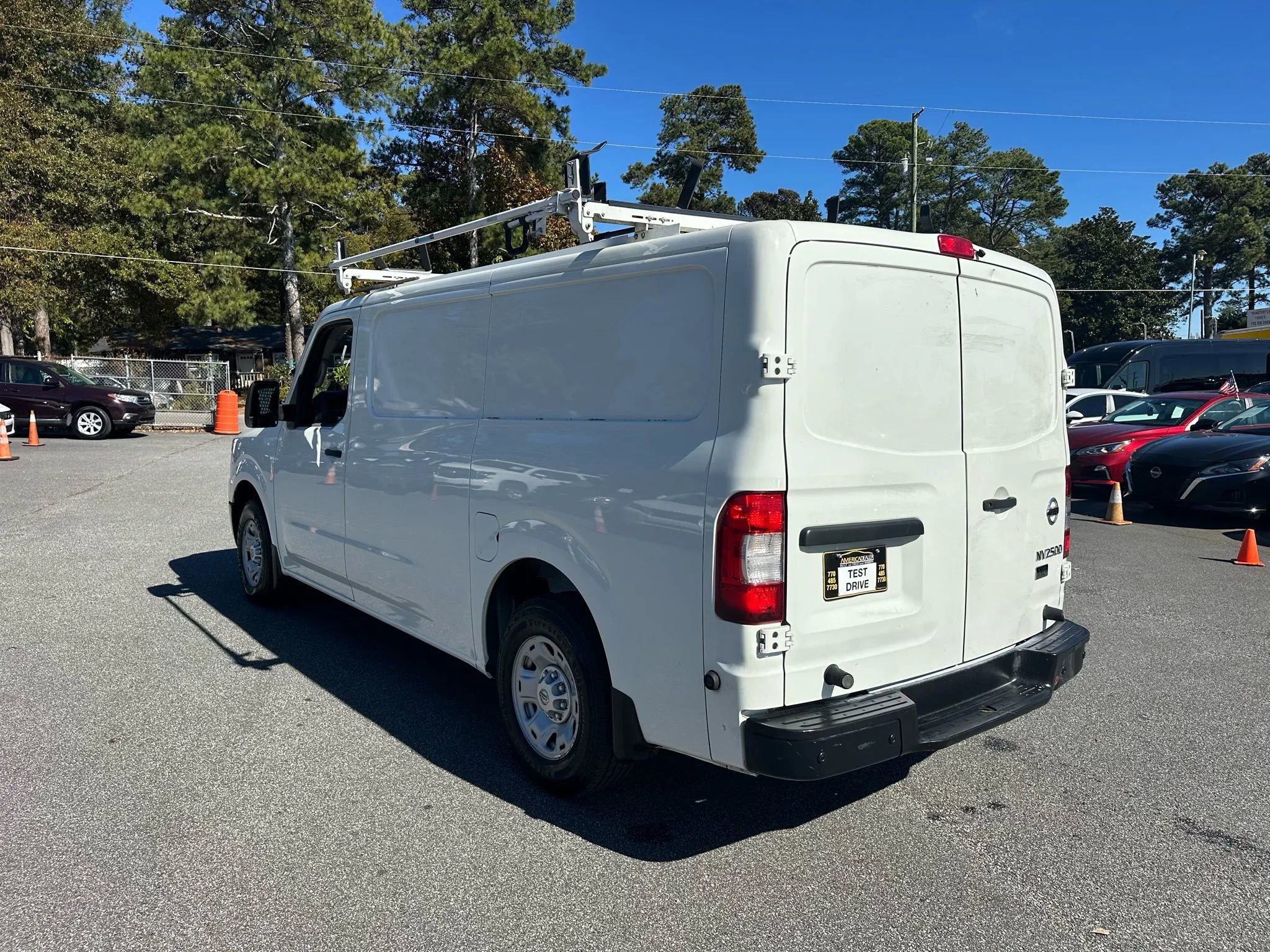 Used 2014 Nissan NV 2500 SV RWD image 9
