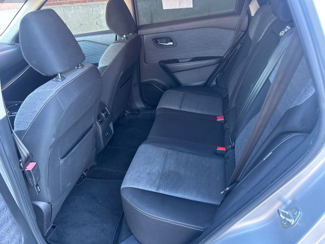 Used 2021 Nissan Rogue SV image 7