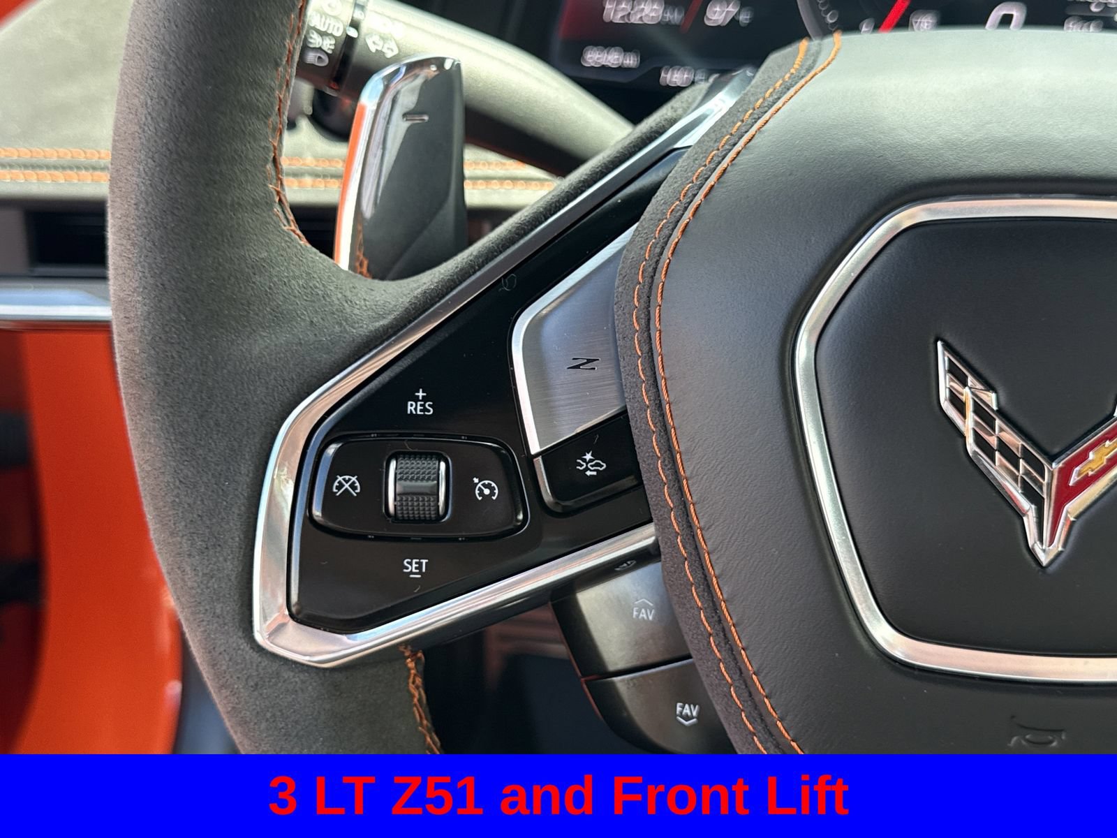 Used 2025 Chevrolet Corvette Stingray Premium Conv w/ Z51 Performance Package RWD image 35