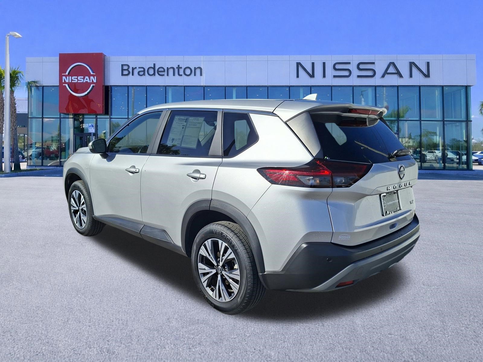 Certified 2023 Nissan Rogue SV image 7