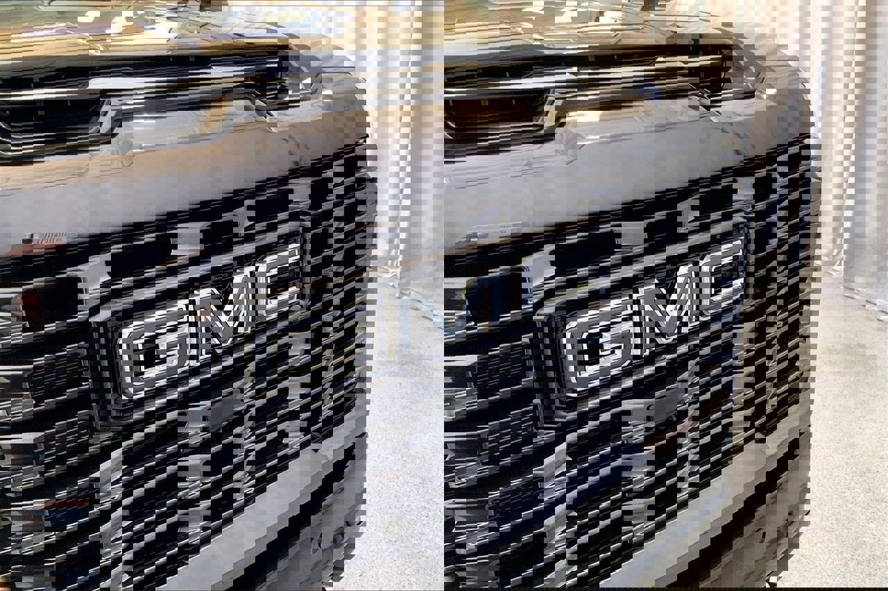 Used 2024 GMC Sierra 3500 Denali Ultimate image 30