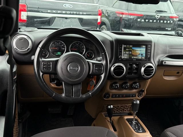 Used 2015 Jeep Wrangler Unlimited Sahara w/ Dual Top Group AWD/4WD image 5