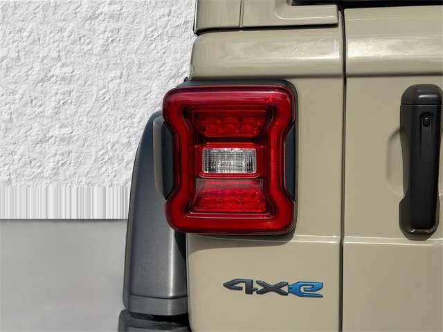 Used 2022 Jeep Wrangler Unlimited Rubicon 4xe w/ Cold Weather Group image 10