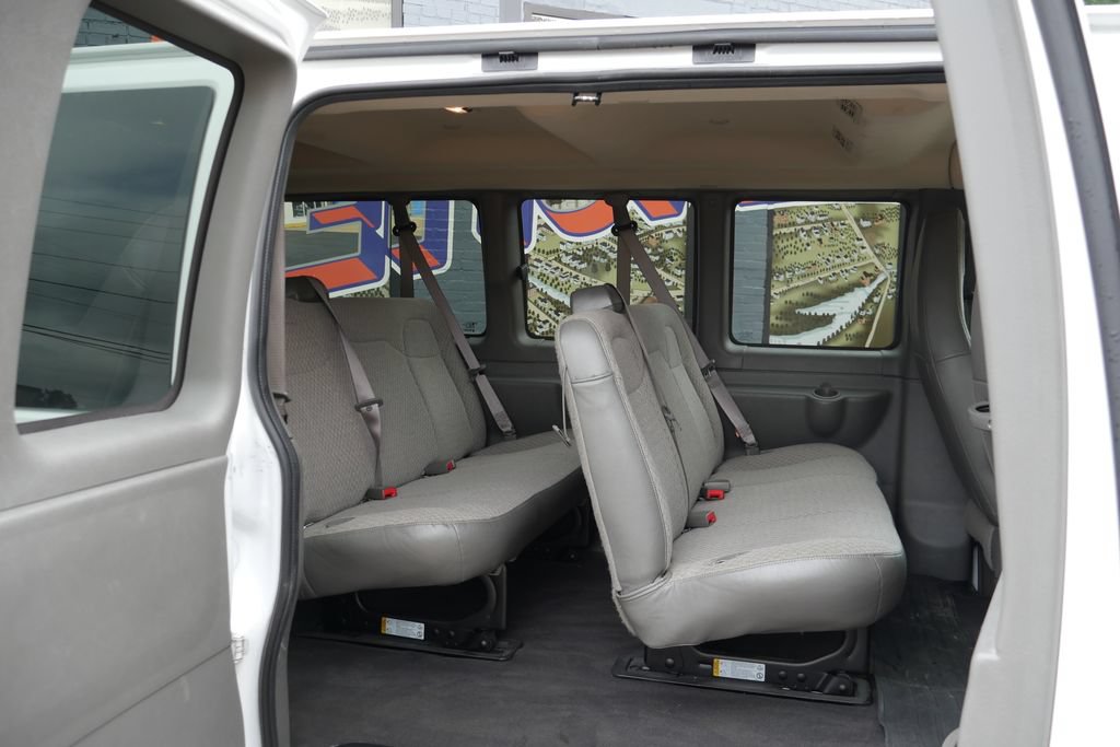 Used 2025 Chevrolet Express 3500 LS RWD image 9