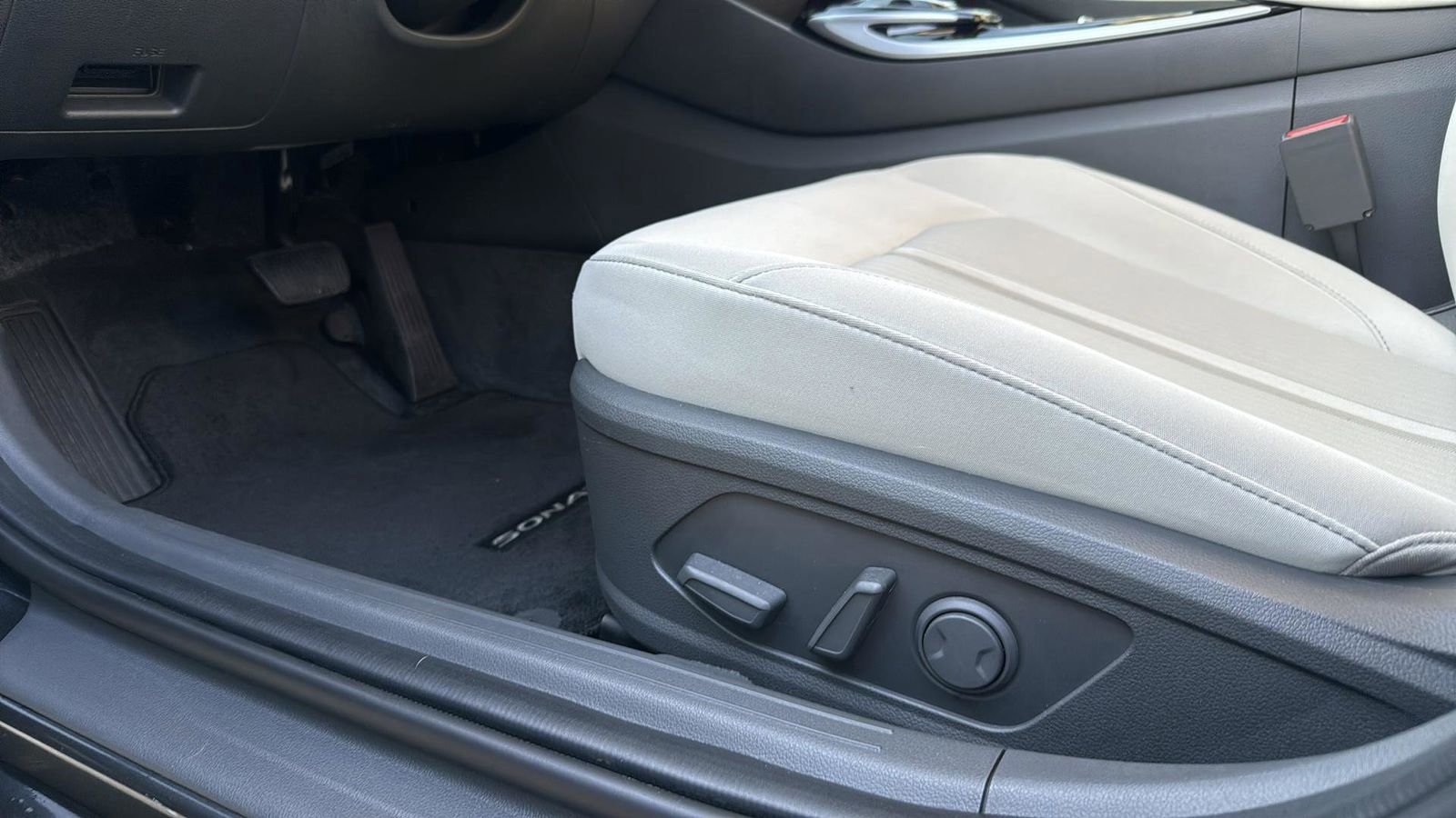 Used 2023 Hyundai Sonata SEL image 11