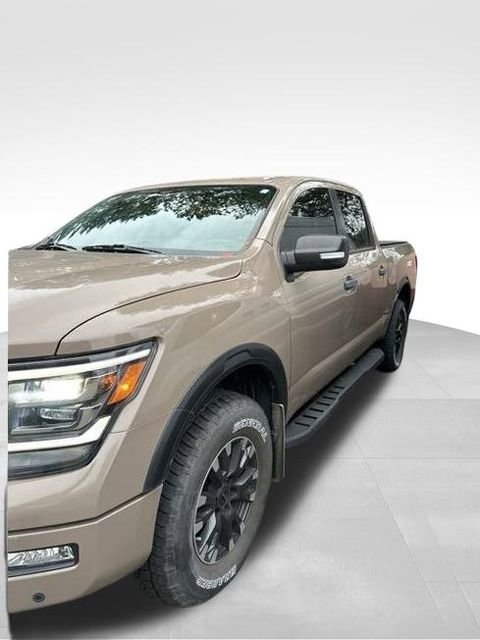 Used 2020 Nissan Titan PRO-4X w/ Pro-4x Convenience Package image 2
