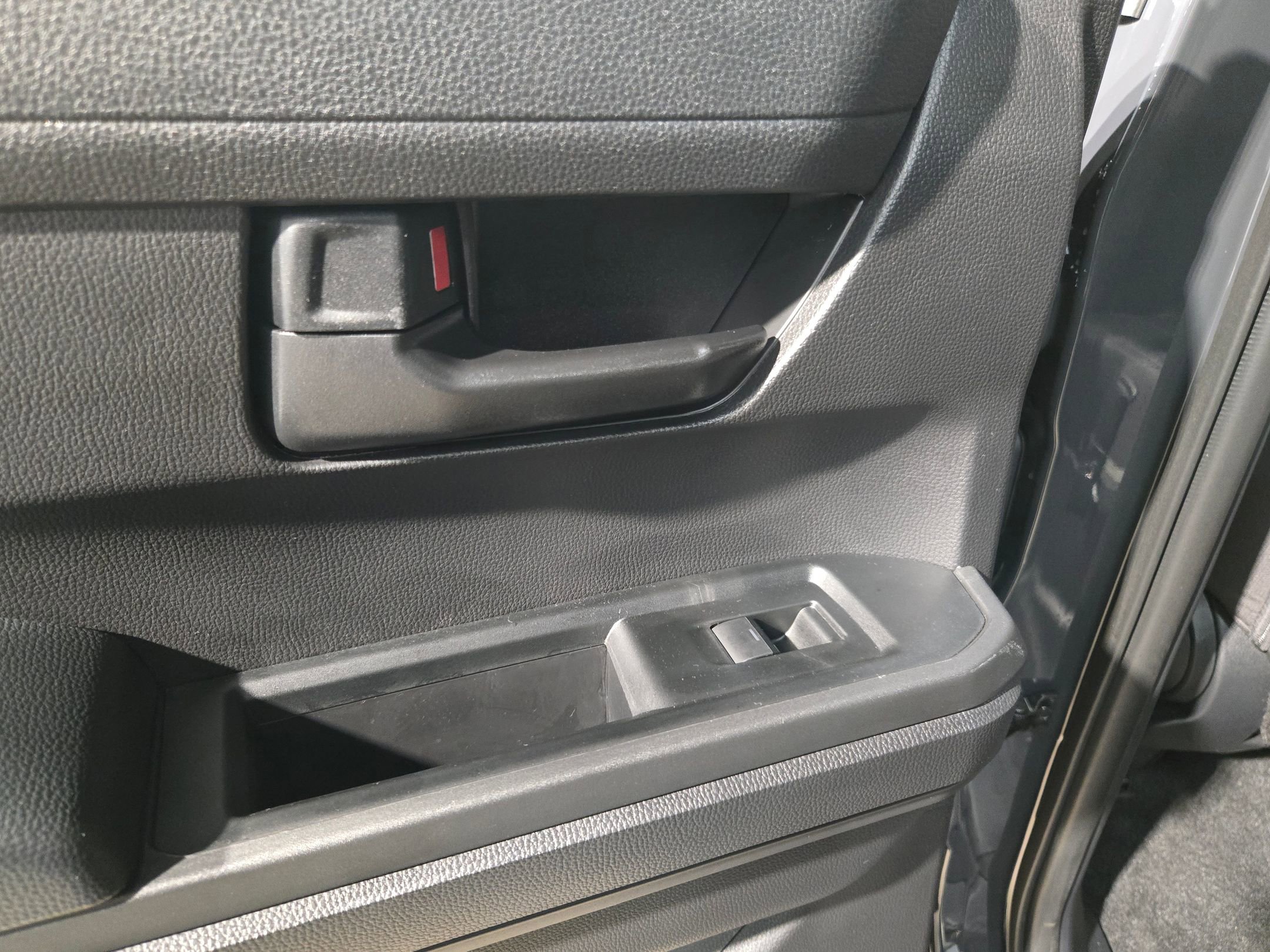 Used 2024 Toyota Tacoma SR image 32