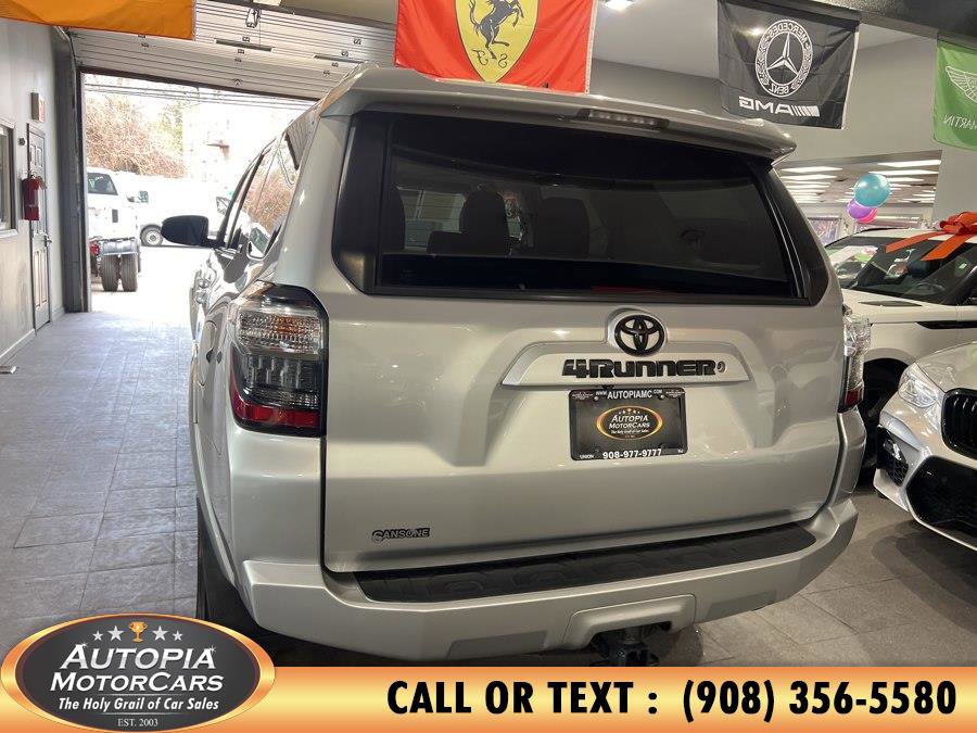 Used 2014 Toyota 4Runner SR5 AWD/4WD image 4