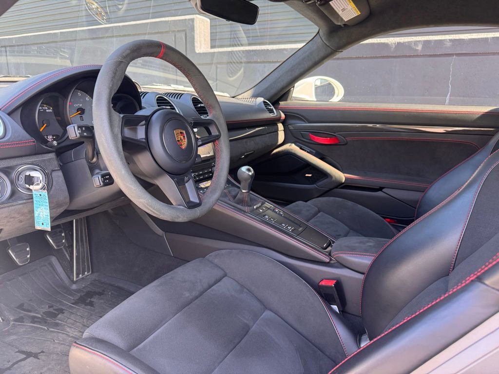 Certified 2022 Porsche 718 Cayman GT4 image 4