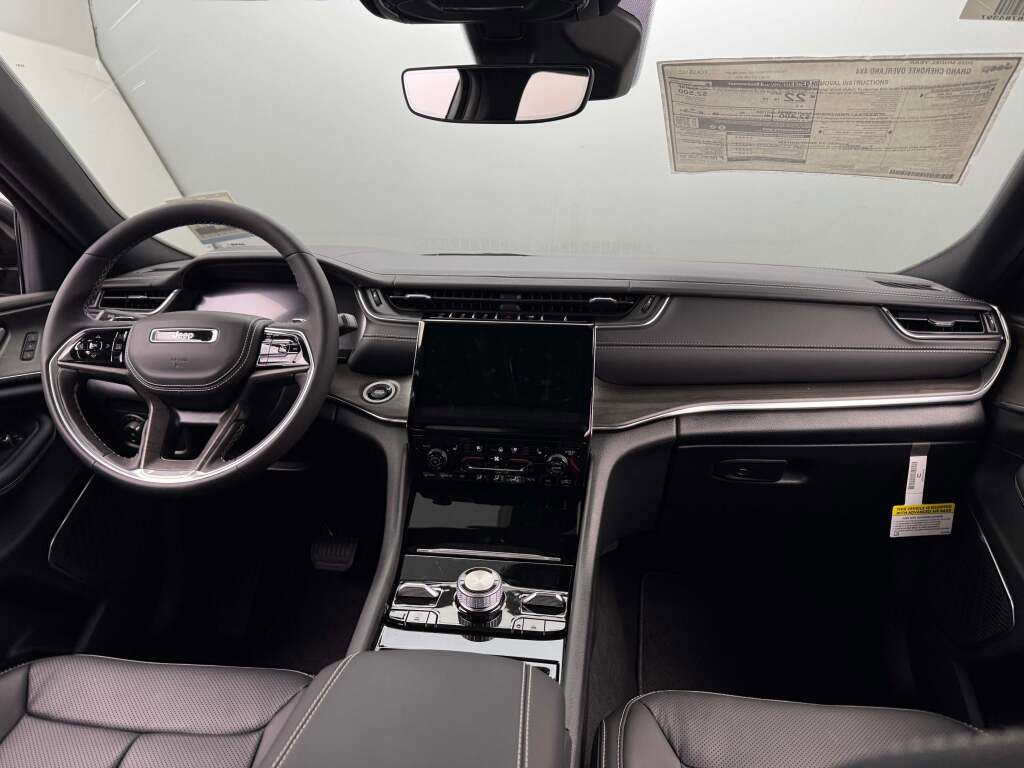 New 2025 Jeep Grand Cherokee Overland image 22