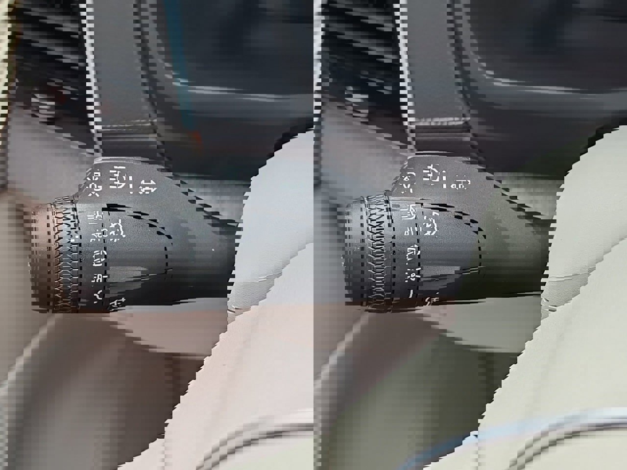 Used 2025 Volvo XC90 B6 Ultra w/ Protection Package Premier image 23