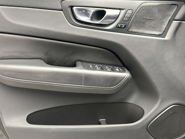 Used 2022 Volvo XC60 B6 Inscription AWD/4WD image 9