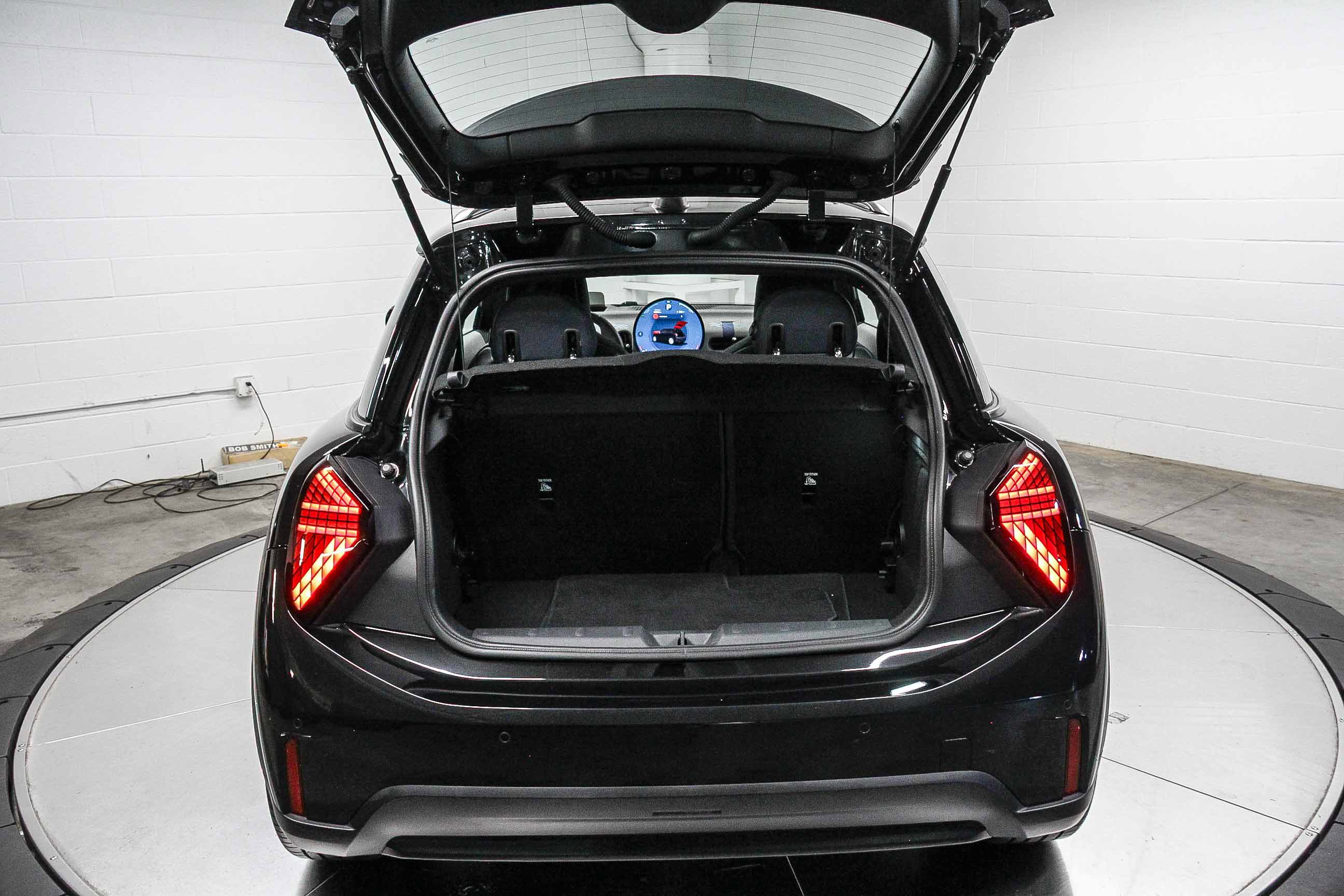 Used 2025 MINI Cooper 2-Door Hardtop image 27
