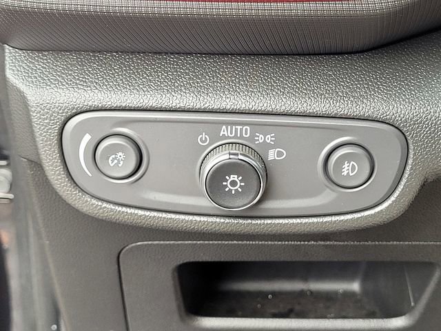 Used 2023 Chevrolet TrailBlazer RS w/ Convenience Package image 16