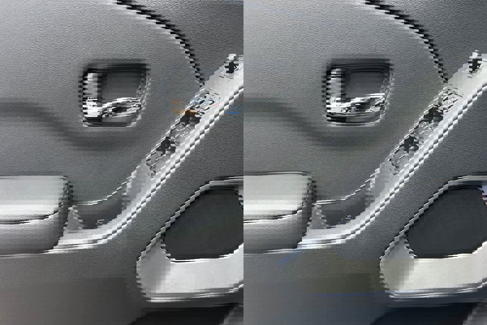 New 2026 Nissan Frontier SV w/ All-Weather Content Package image 12