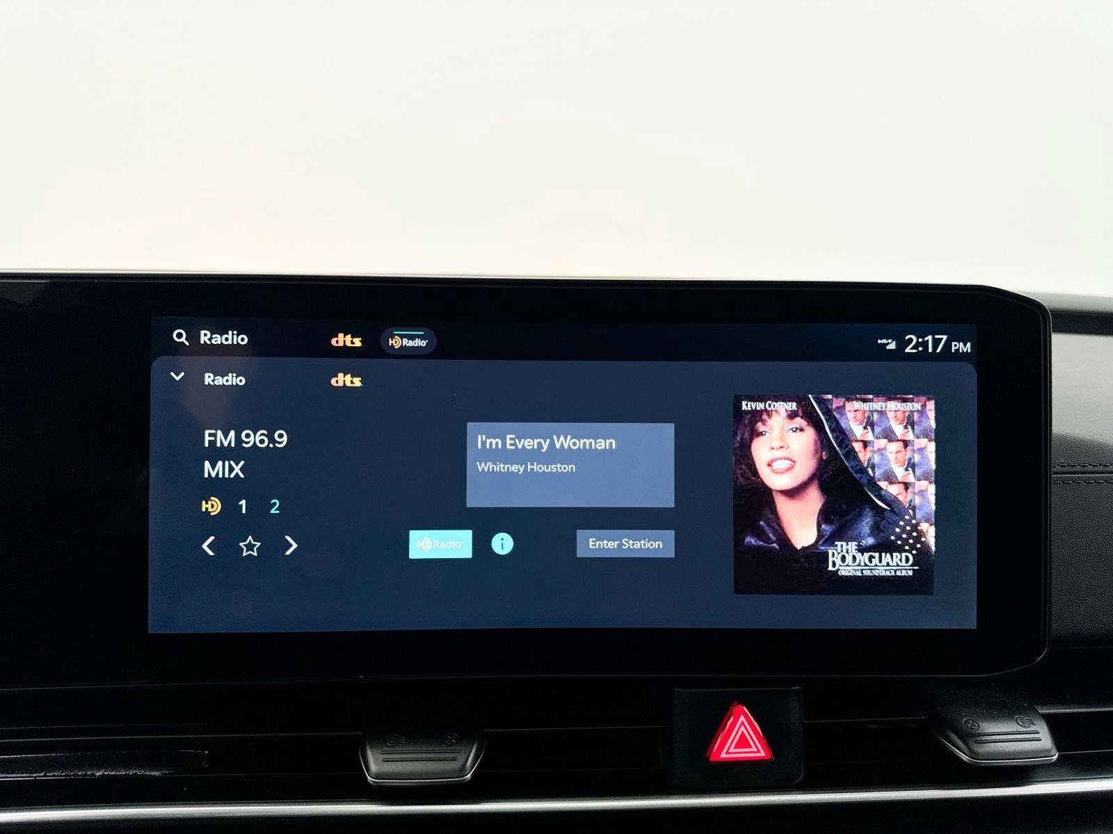 Certified 2025 Kia Carnival SX w/ SX Dark Edition Package FWD image 7