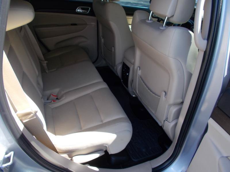 Used 2016 Jeep Grand Cherokee Laredo RWD image 23