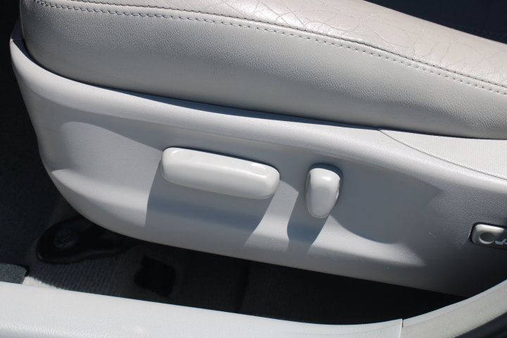 Used 2011 Toyota Camry XLE w/ XLE Extra-Value Pkg #2 FWD image 12