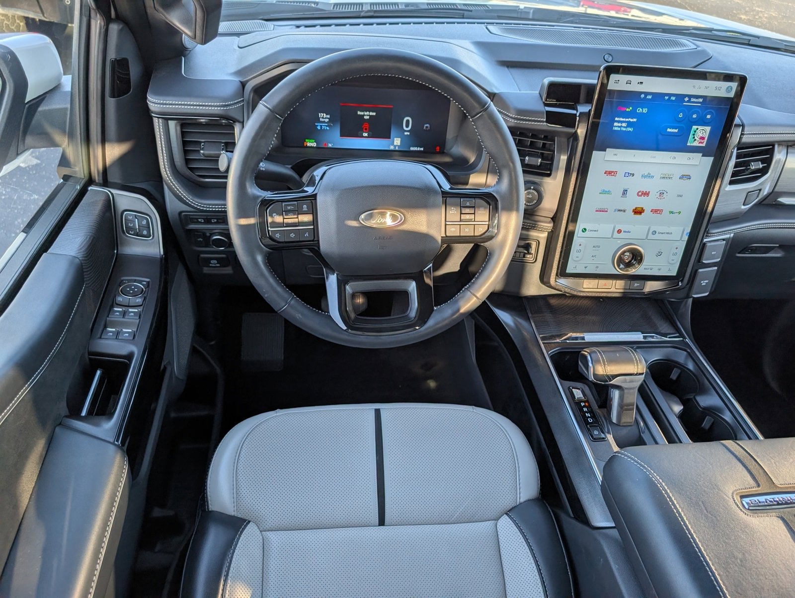 Used 2022 Ford F150 Lightning Platinum image 4