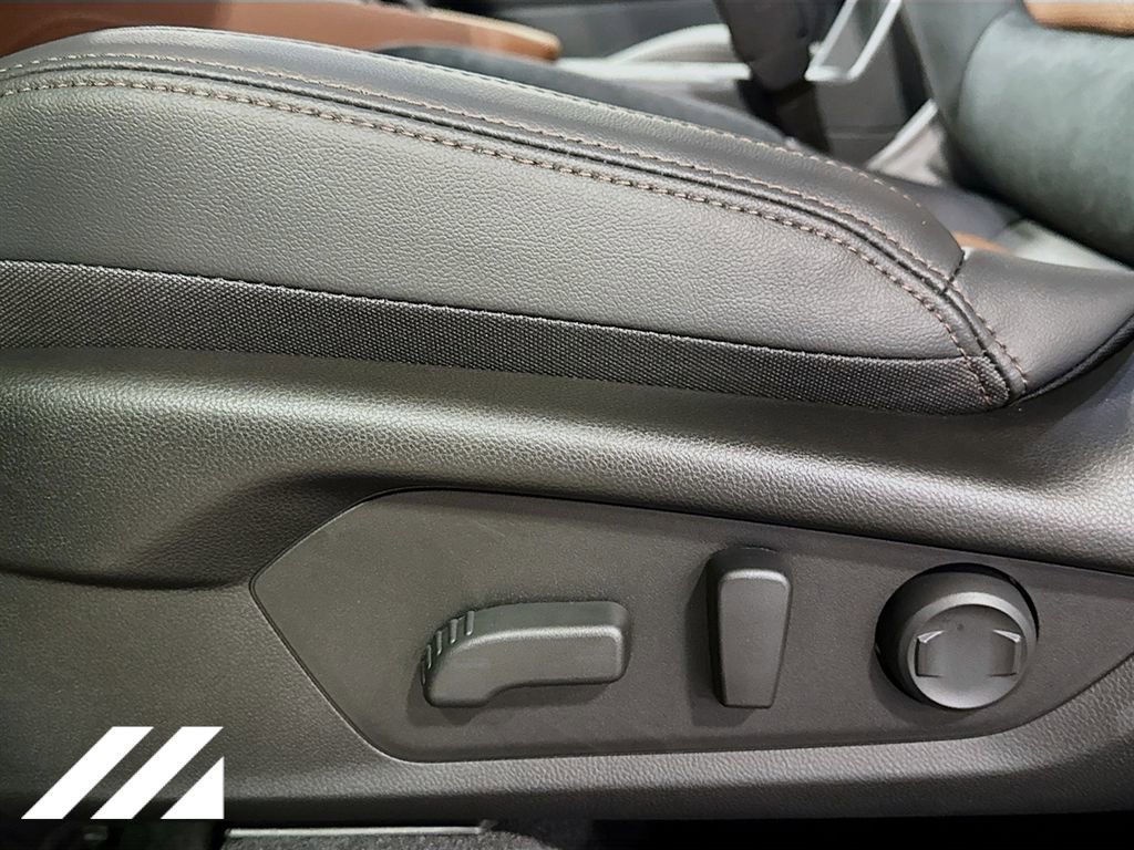 Used 2025 Subaru Forester Touring image 21