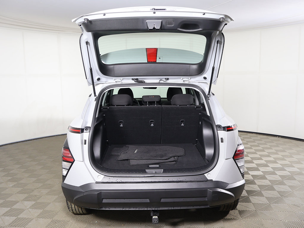 Certified 2025 Hyundai Kona SE FWD image 13