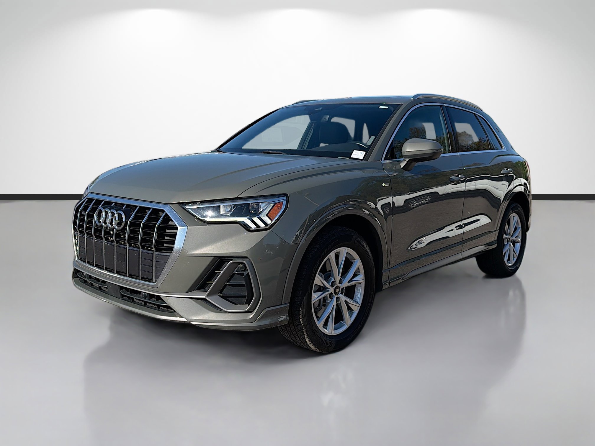 Used 2023 Audi Q3 2.0T Premium Plus w/ Premium Plus Package image 7