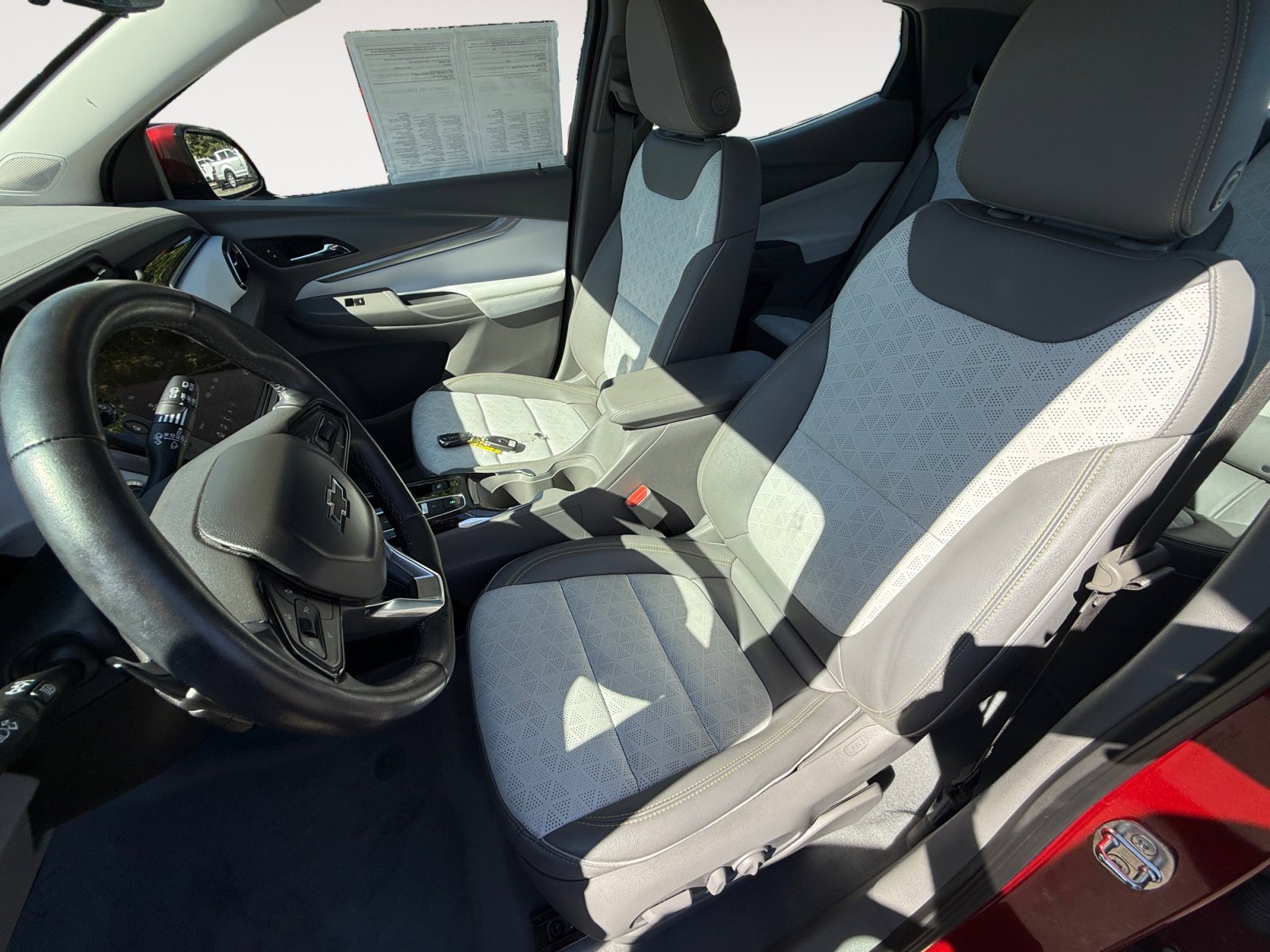 Used 2023 Chevrolet Bolt EUV Premier w/ Sun & Sound Package FWD image 10