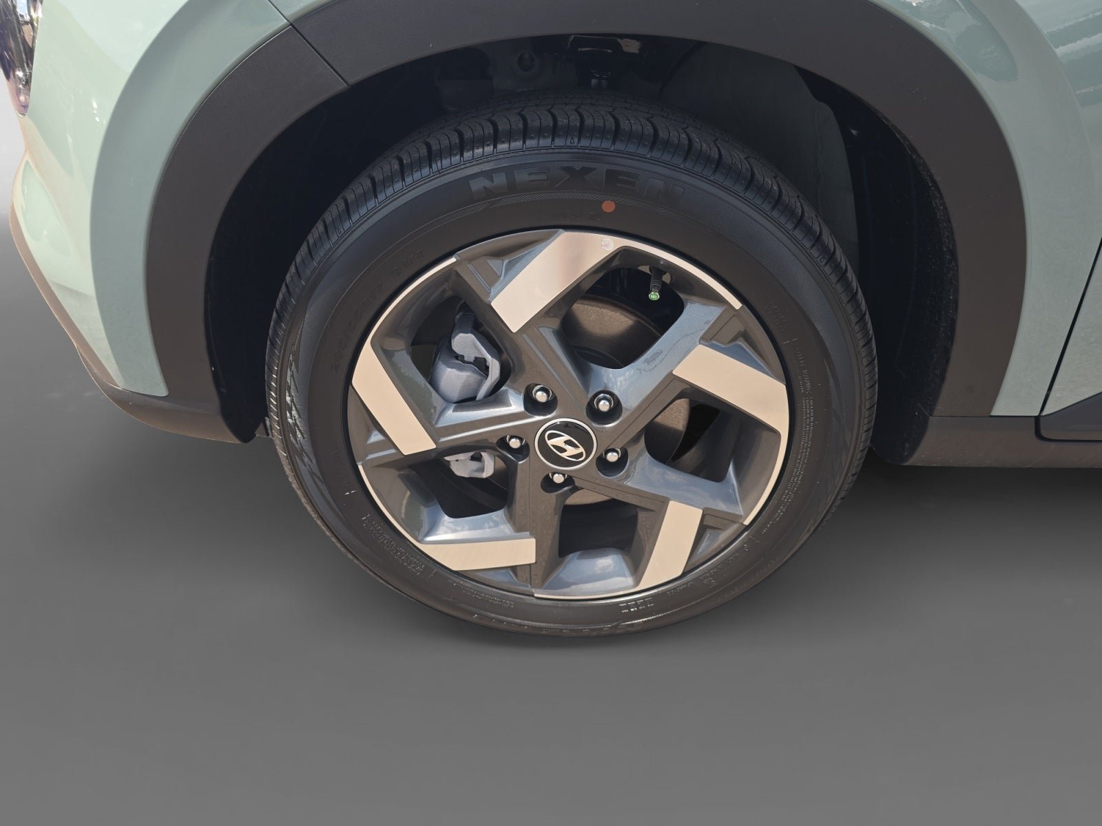 Used 2026 Hyundai Venue SEL FWD image 9