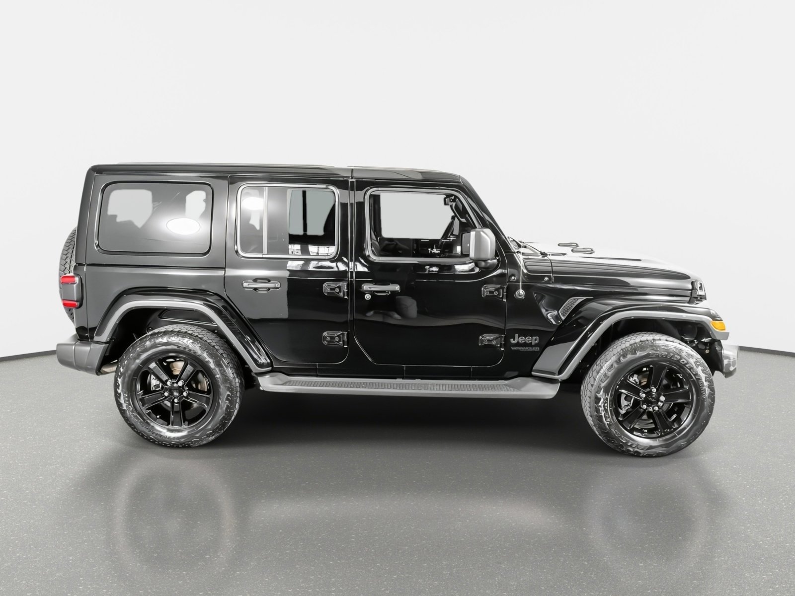 Used 2021 Jeep Wrangler Unlimited Sahara AWD/4WD image 5