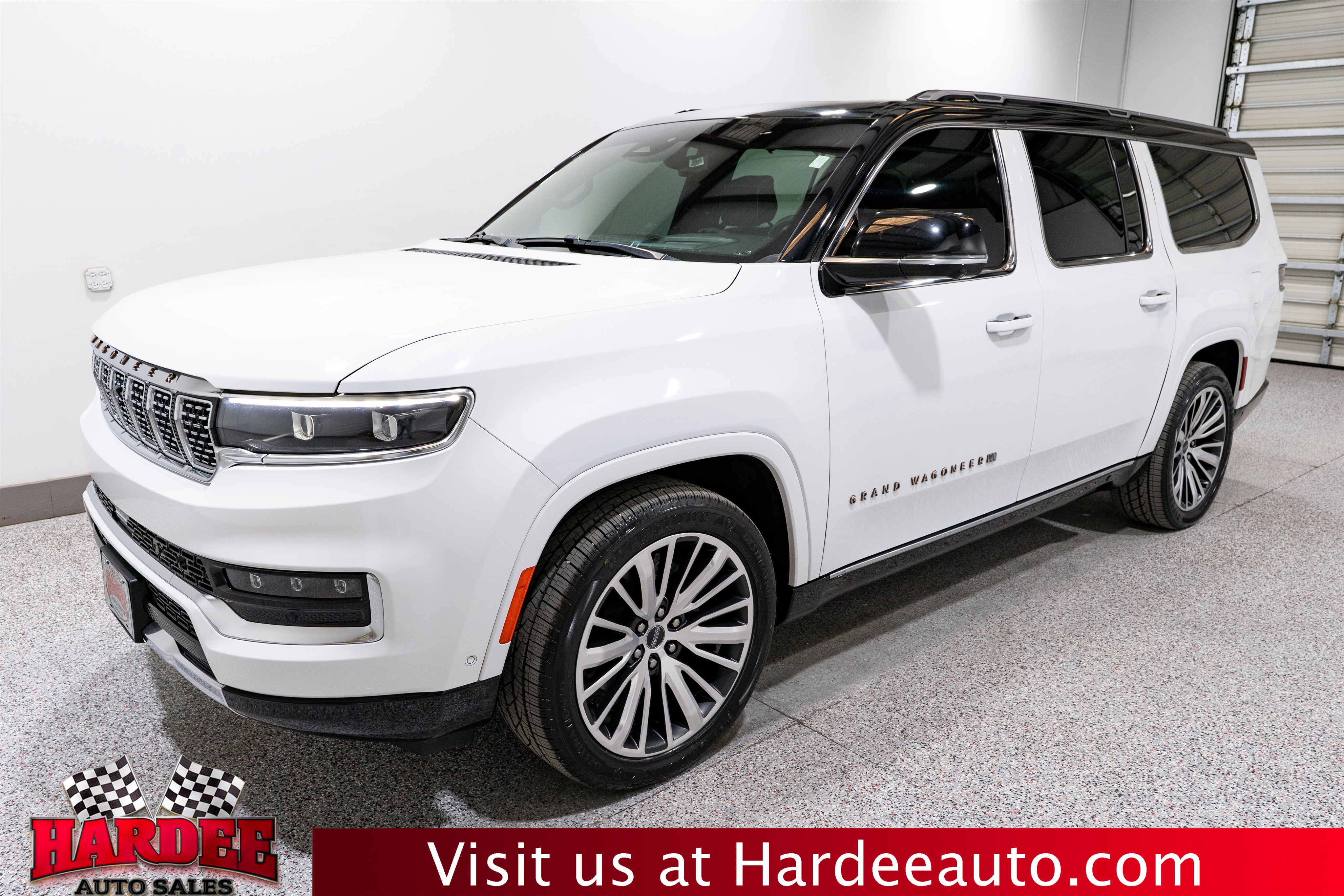 Used 2024 Jeep Grand Wagoneer L Series III AWD/4WD image 2