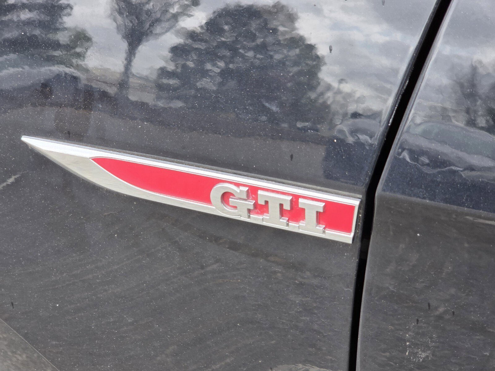 Used 2015 Volkswagen Golf S image 12